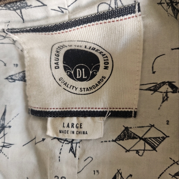 Daughters of the Liberation coat, large - Picture 6 of 8
